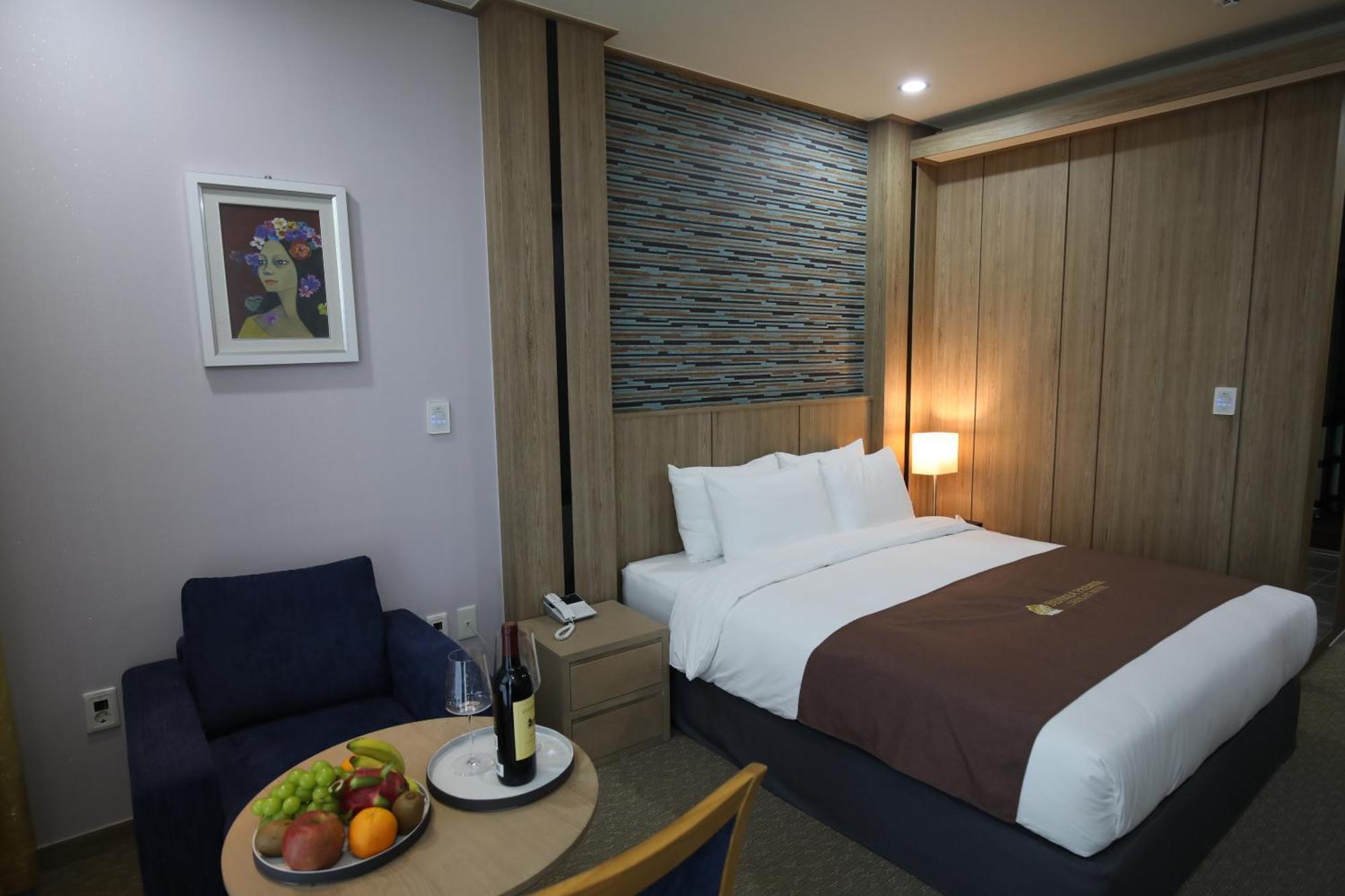 Benikea Hotel Seosan Exterior photo