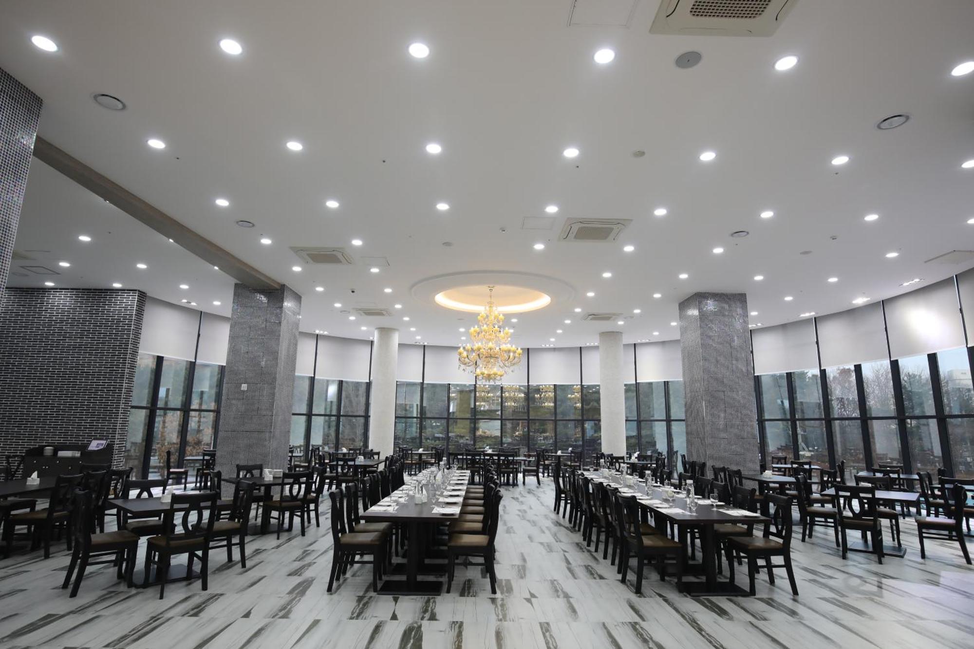 Benikea Hotel Seosan Exterior photo